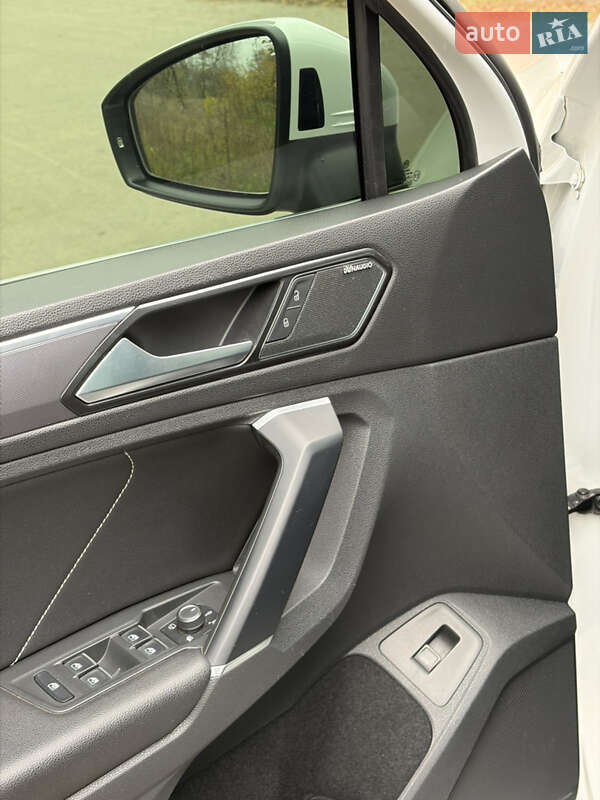 Внедорожник / Кроссовер Volkswagen Tiguan 2017 в Кременчуге