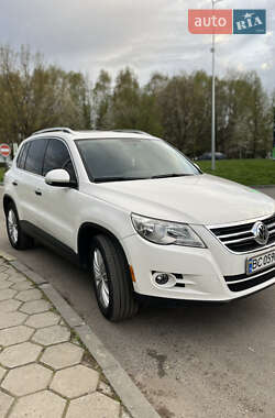 Позашляховик / Кросовер Volkswagen Tiguan 2009 в Львові