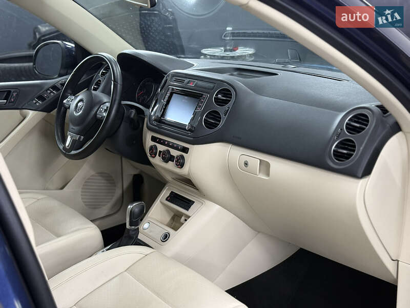 Внедорожник / Кроссовер Volkswagen Tiguan 2015 в Бориславе