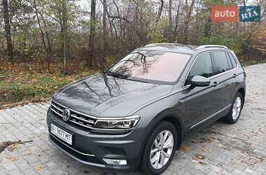 Внедорожник / Кроссовер Volkswagen Tiguan 2017 в Сквире