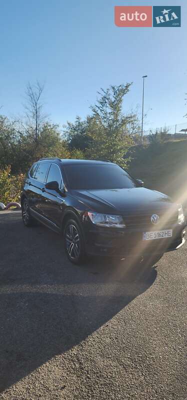 Внедорожник / Кроссовер Volkswagen Tiguan 2018 в Южном