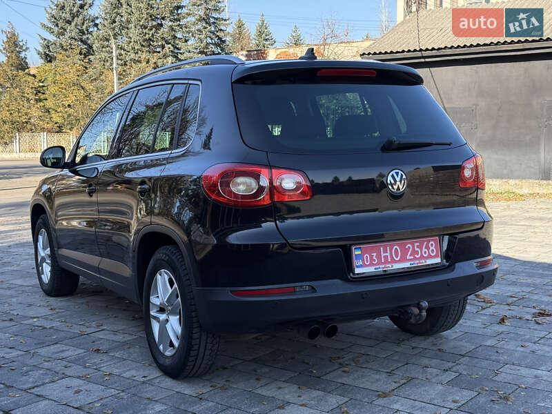 Внедорожник / Кроссовер Volkswagen Tiguan 2011 в Тячеве
