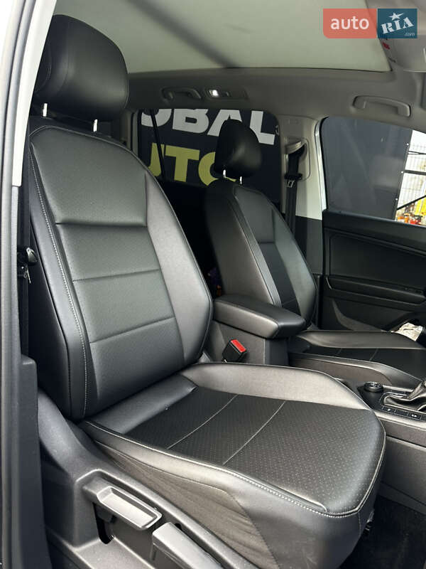 Внедорожник / Кроссовер Volkswagen Tiguan 2018 в Львове