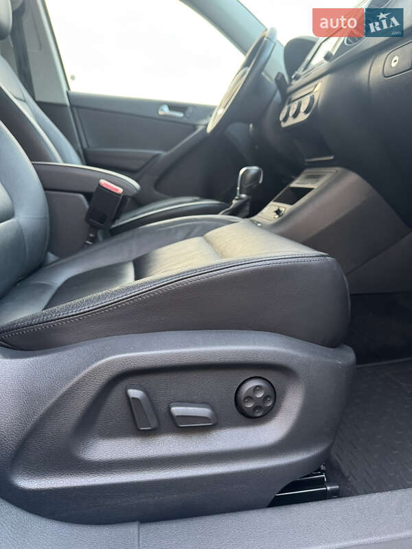 Позашляховик / Кросовер Volkswagen Tiguan 2017 в Володимирі