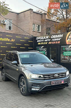 Внедорожник / Кроссовер Volkswagen Tiguan 2017 в Кривом Роге