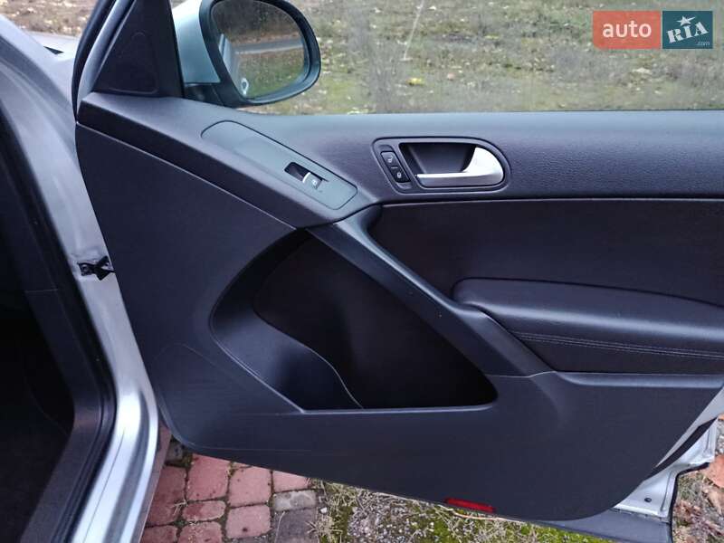 Внедорожник / Кроссовер Volkswagen Tiguan 2016 в Киеве