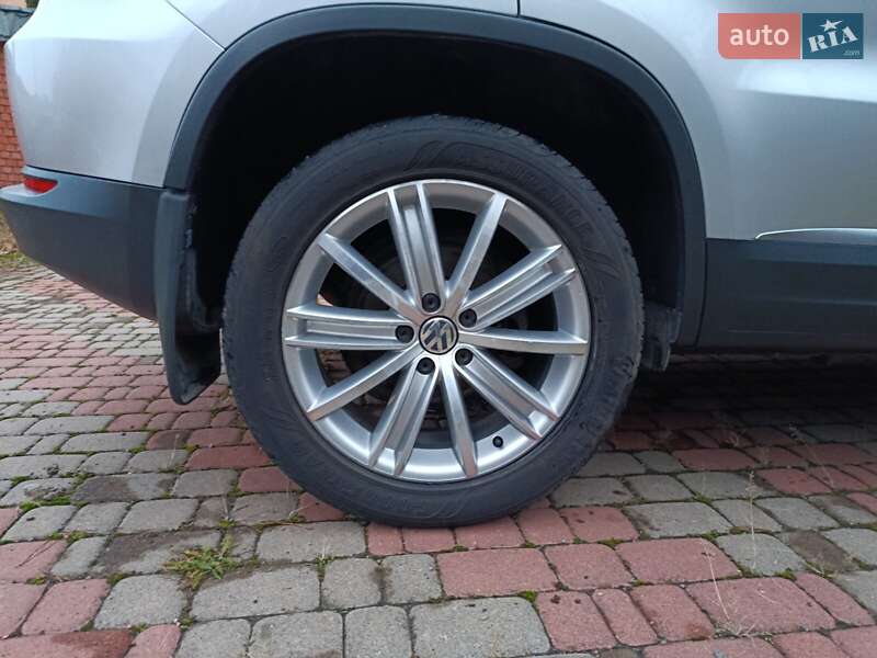 Внедорожник / Кроссовер Volkswagen Tiguan 2016 в Киеве