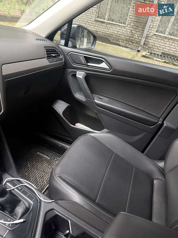 Внедорожник / Кроссовер Volkswagen Tiguan 2018 в Днепре фото 7 Внедорожник / Кроссовер Volkswagen Tiguan 2018 в Днепре