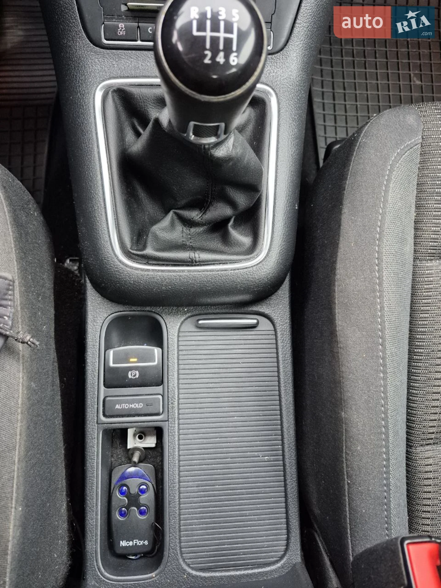 2011 Volkswagen Tiguan - мініатюра 32