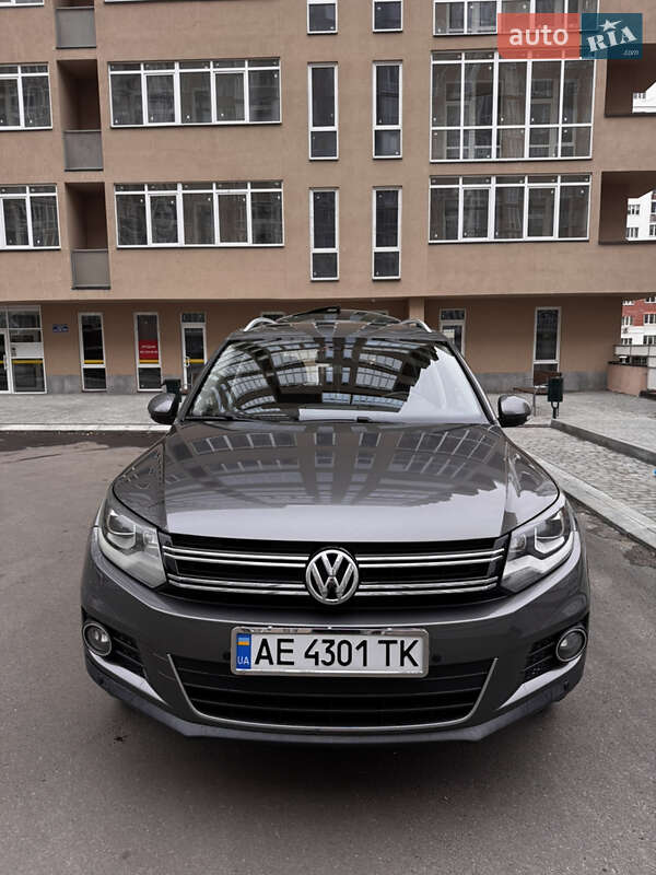 Внедорожник / Кроссовер Volkswagen Tiguan 2011 в Харькове