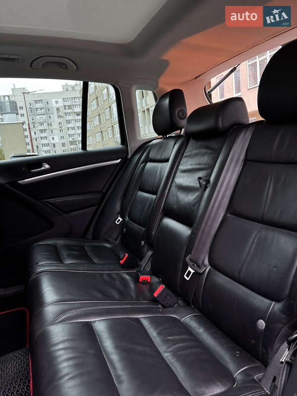 Внедорожник / Кроссовер Volkswagen Tiguan 2011 в Харькове