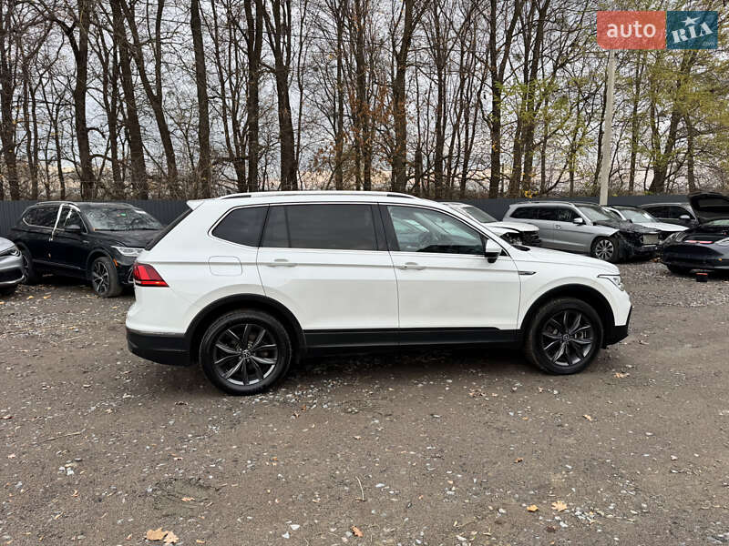 Внедорожник / Кроссовер Volkswagen Tiguan 2023 в Ровно