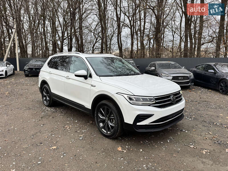 Внедорожник / Кроссовер Volkswagen Tiguan 2023 в Ровно