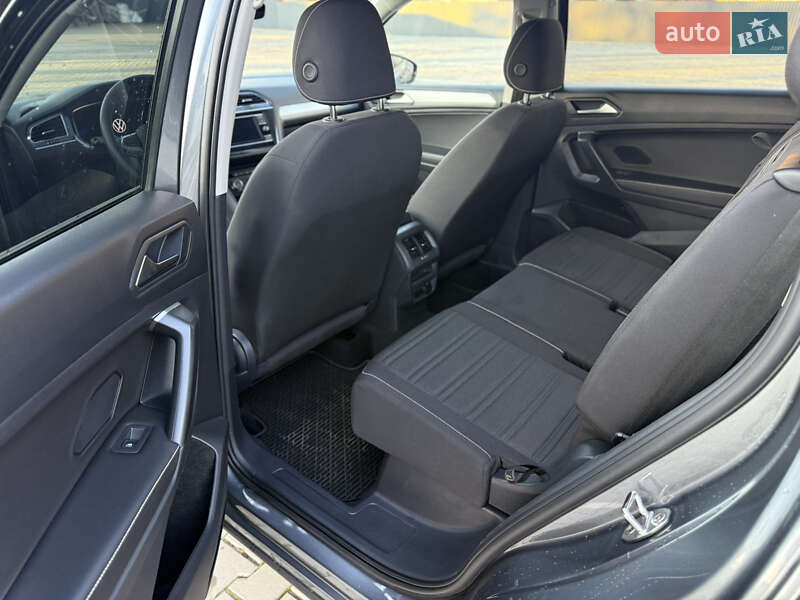 Внедорожник / Кроссовер Volkswagen Tiguan 2023 в Нововолынске