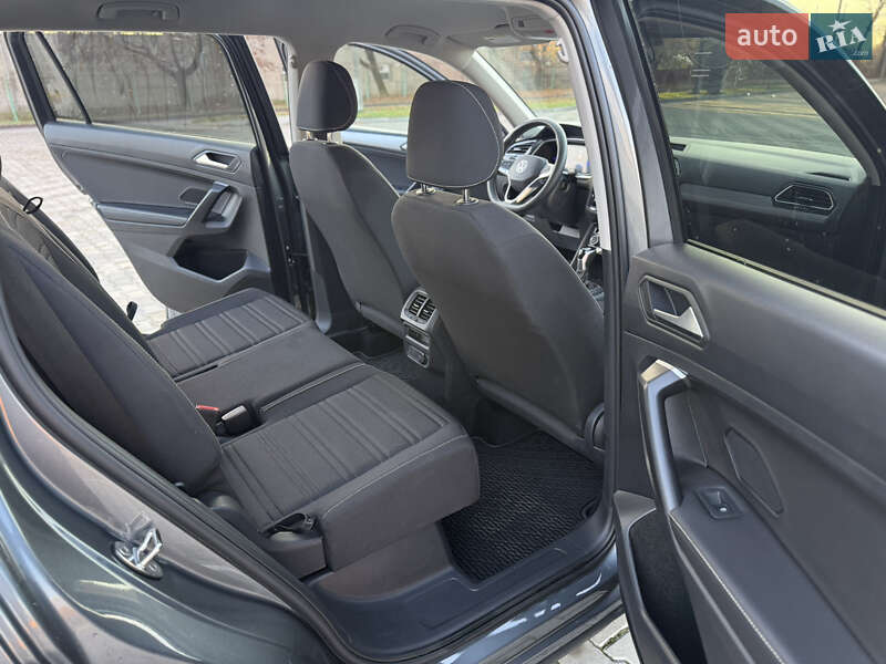 Внедорожник / Кроссовер Volkswagen Tiguan 2023 в Нововолынске