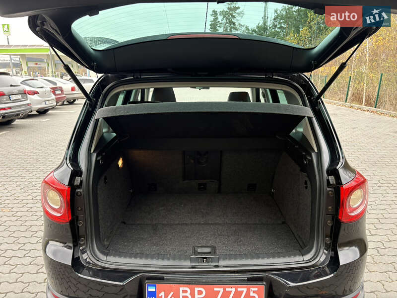 Внедорожник / Кроссовер Volkswagen Tiguan 2011 в Львове