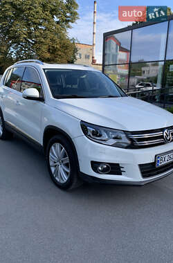 Позашляховик / Кросовер Volkswagen Tiguan 2015 в Полонному