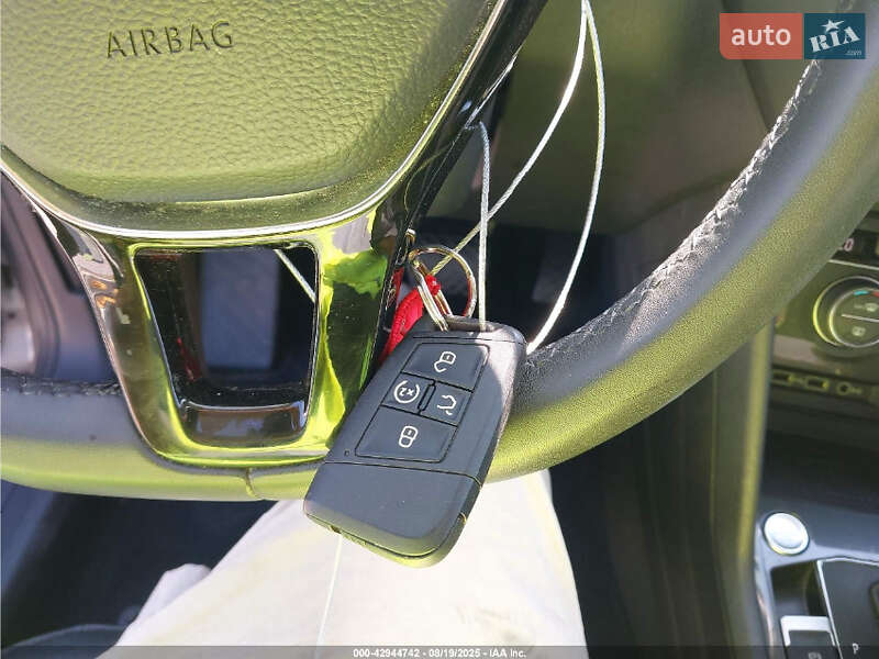 Внедорожник / Кроссовер Volkswagen Tiguan 2020 в Львове