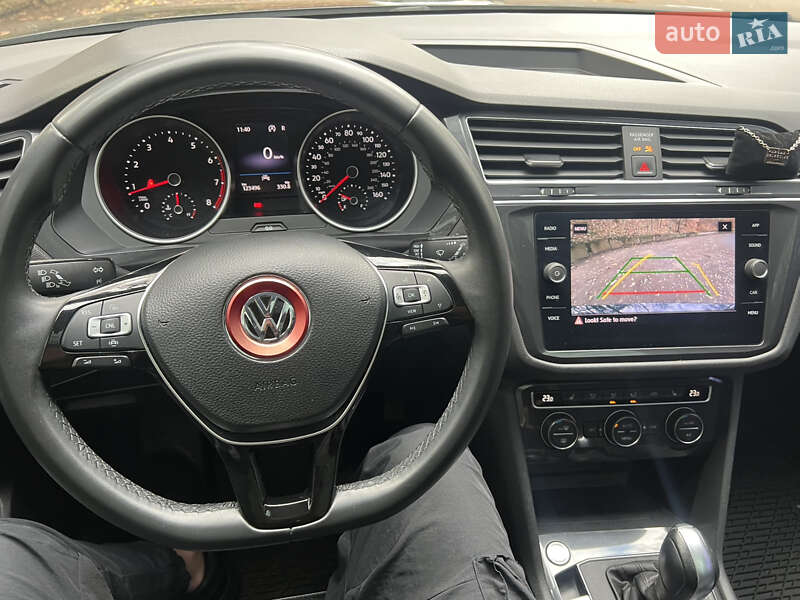 Внедорожник / Кроссовер Volkswagen Tiguan 2019 в Львове