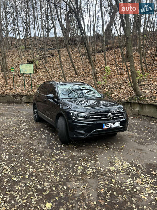 Внедорожник / Кроссовер Volkswagen Tiguan 2019 в Львове