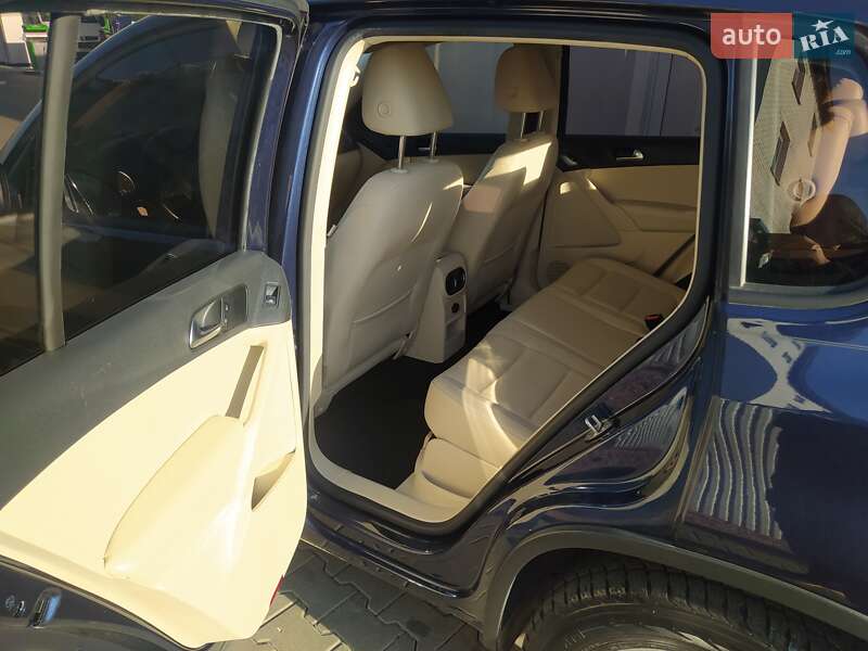 Внедорожник / Кроссовер Volkswagen Tiguan 2016 в Киеве