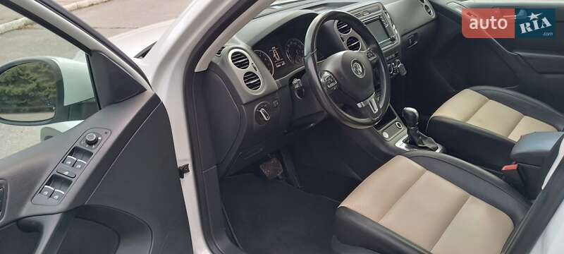 Внедорожник / Кроссовер Volkswagen Tiguan 2016 в Желтых Водах