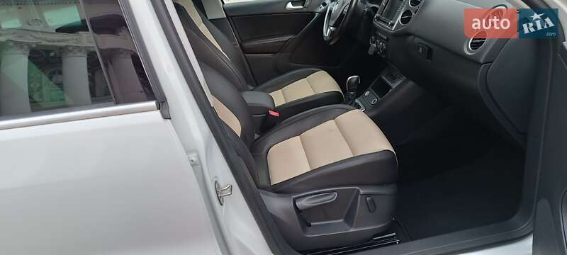 Внедорожник / Кроссовер Volkswagen Tiguan 2016 в Желтых Водах