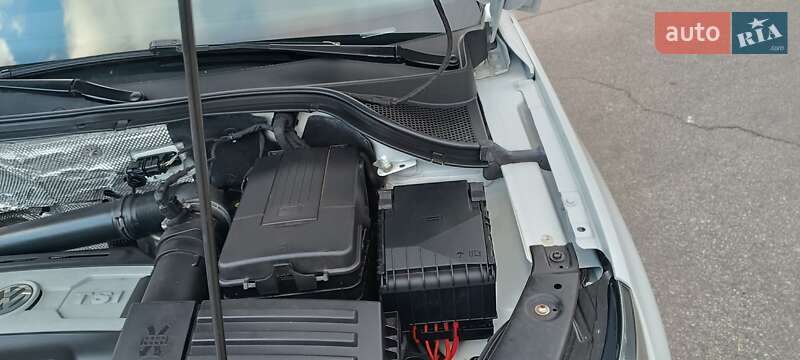 Внедорожник / Кроссовер Volkswagen Tiguan 2016 в Желтых Водах