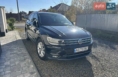 Внедорожник / Кроссовер Volkswagen Tiguan 2017 в Ужгороде
