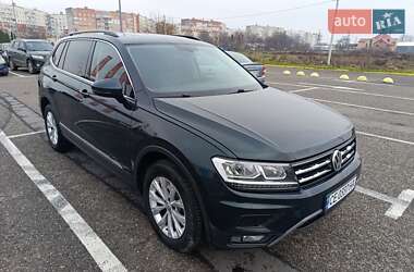 Внедорожник / Кроссовер Volkswagen Tiguan 2017 в Черновцах