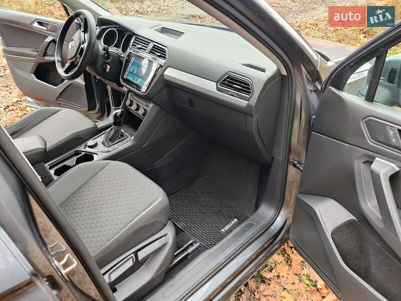 Внедорожник / Кроссовер Volkswagen Tiguan 2021 в Киеве