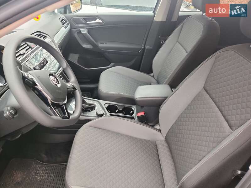 Внедорожник / Кроссовер Volkswagen Tiguan 2021 в Киеве