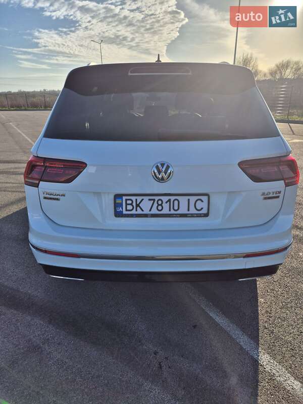 Внедорожник / Кроссовер Volkswagen Tiguan 2018 в Ровно