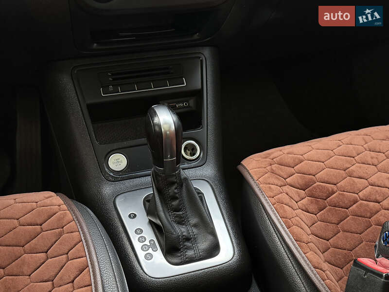 Внедорожник / Кроссовер Volkswagen Tiguan 2015 в Тернополе