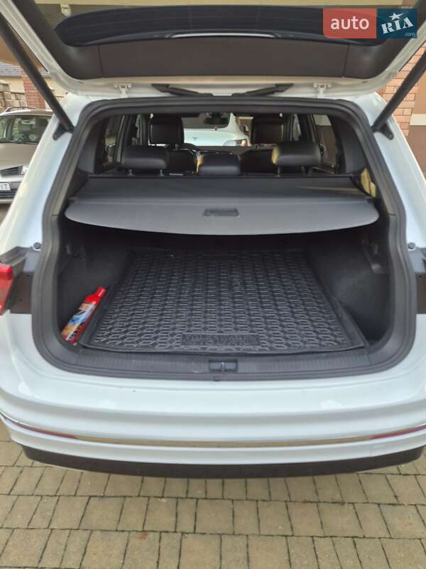 Внедорожник / Кроссовер Volkswagen Tiguan 2018 в Ровно