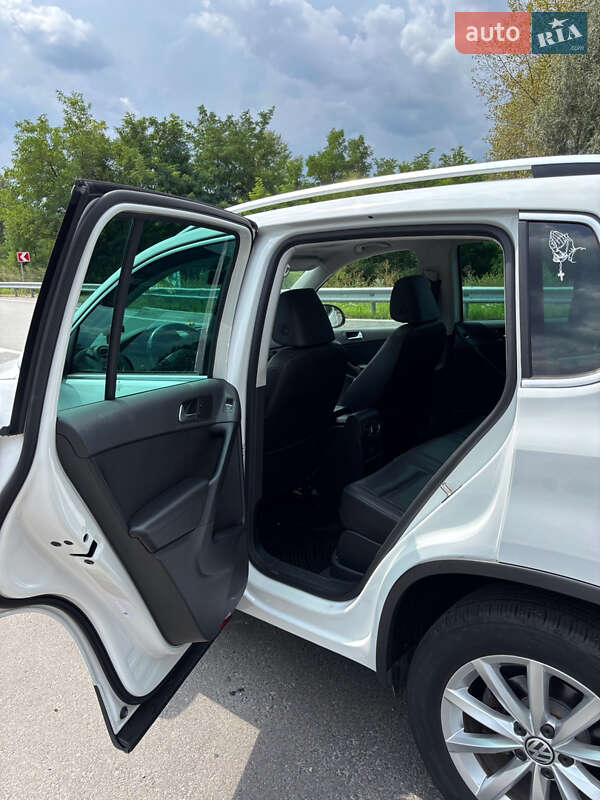 Внедорожник / Кроссовер Volkswagen Tiguan 2016 в Киеве