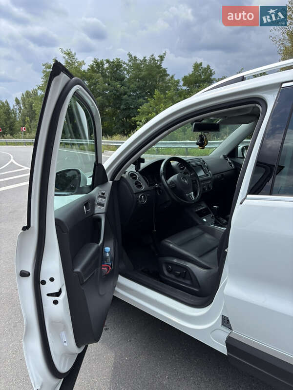 Внедорожник / Кроссовер Volkswagen Tiguan 2016 в Киеве