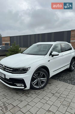 Внедорожник / Кроссовер Volkswagen Tiguan 2017 в Хмельницком