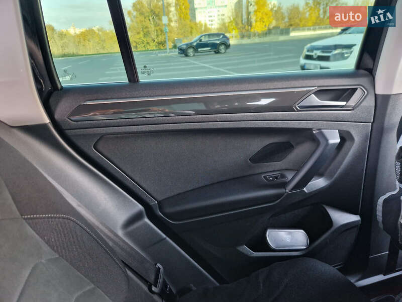 Внедорожник / Кроссовер Volkswagen Tiguan 2020 в Одессе