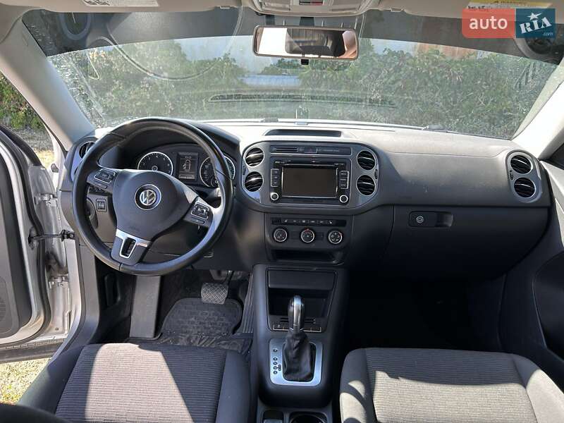 Внедорожник / Кроссовер Volkswagen Tiguan 2015 в Харькове