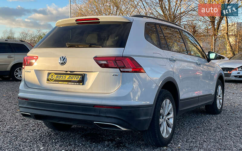 Внедорожник / Кроссовер Volkswagen Tiguan 2017 в Львове