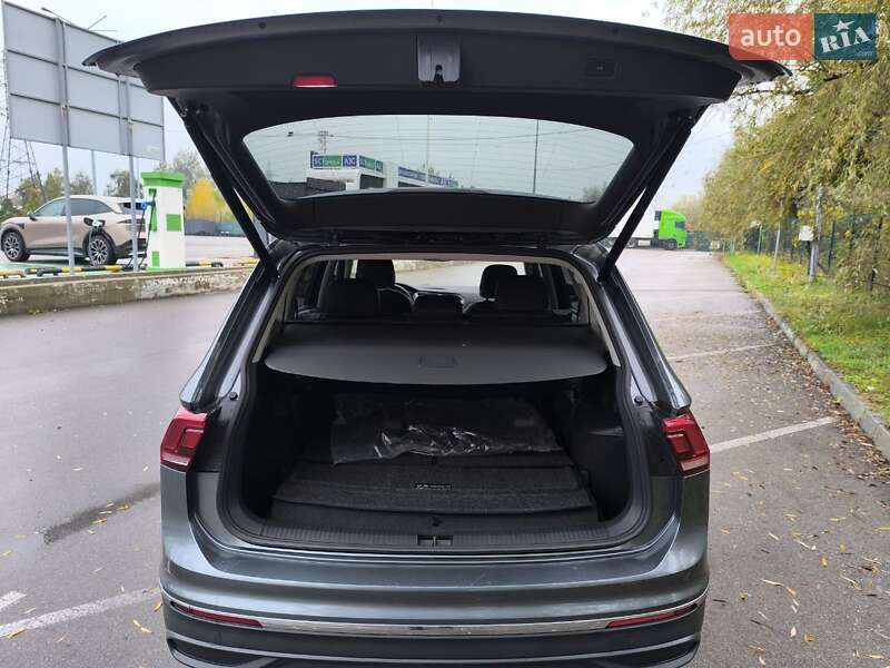 Внедорожник / Кроссовер Volkswagen Tiguan 2021 в Киеве