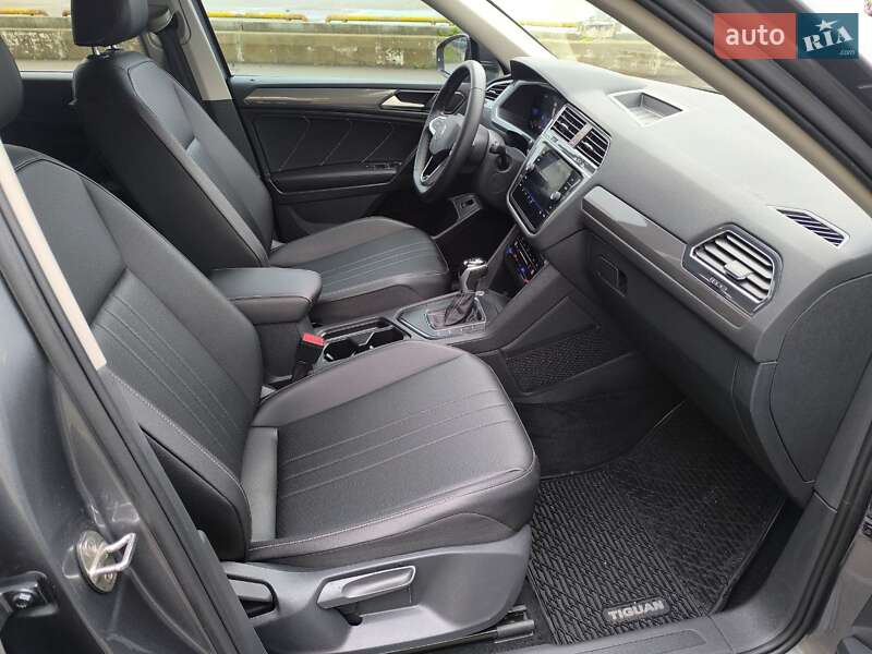 Внедорожник / Кроссовер Volkswagen Tiguan 2021 в Киеве