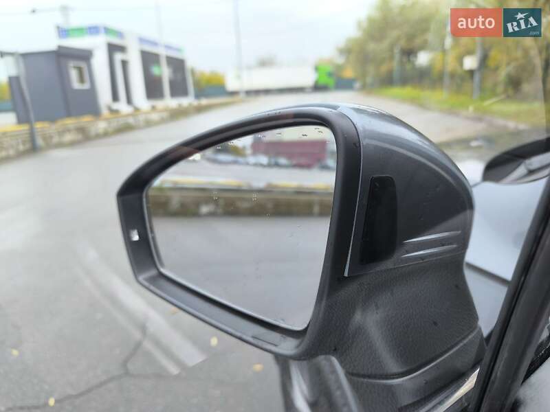 Внедорожник / Кроссовер Volkswagen Tiguan 2021 в Киеве