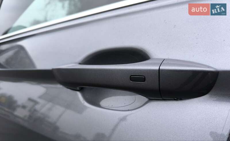 Внедорожник / Кроссовер Volkswagen Tiguan 2021 в Киеве