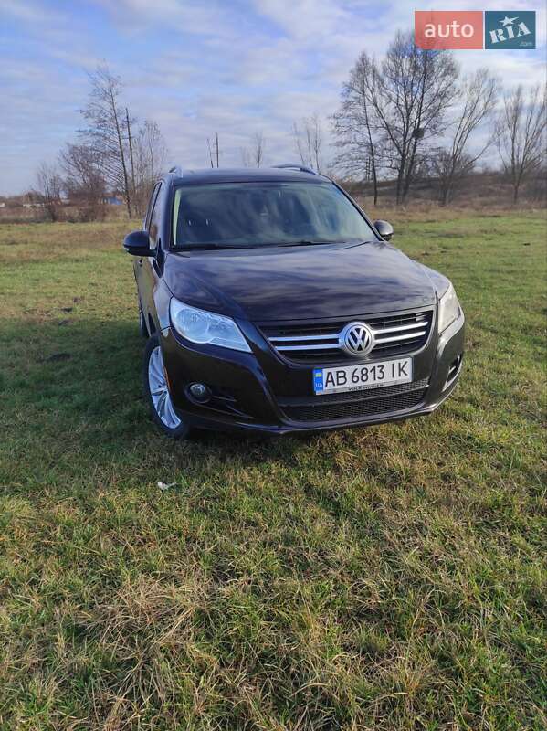 Внедорожник / Кроссовер Volkswagen Tiguan 2011 в Ильинцах