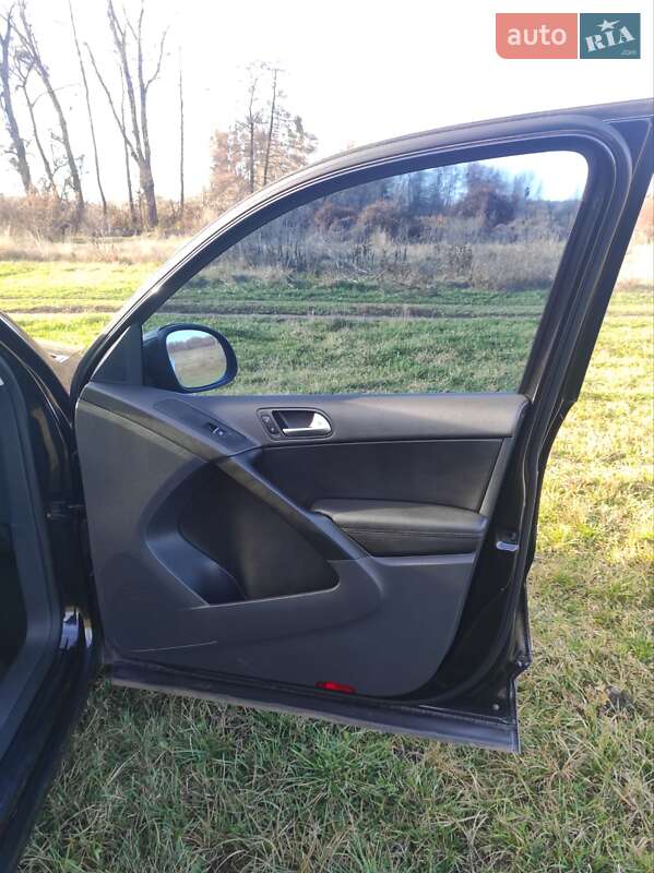 Внедорожник / Кроссовер Volkswagen Tiguan 2011 в Ильинцах