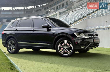 Внедорожник / Кроссовер Volkswagen Tiguan 2019 в Одессе