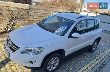 Внедорожник / Кроссовер Volkswagen Tiguan 2010 в Макарове