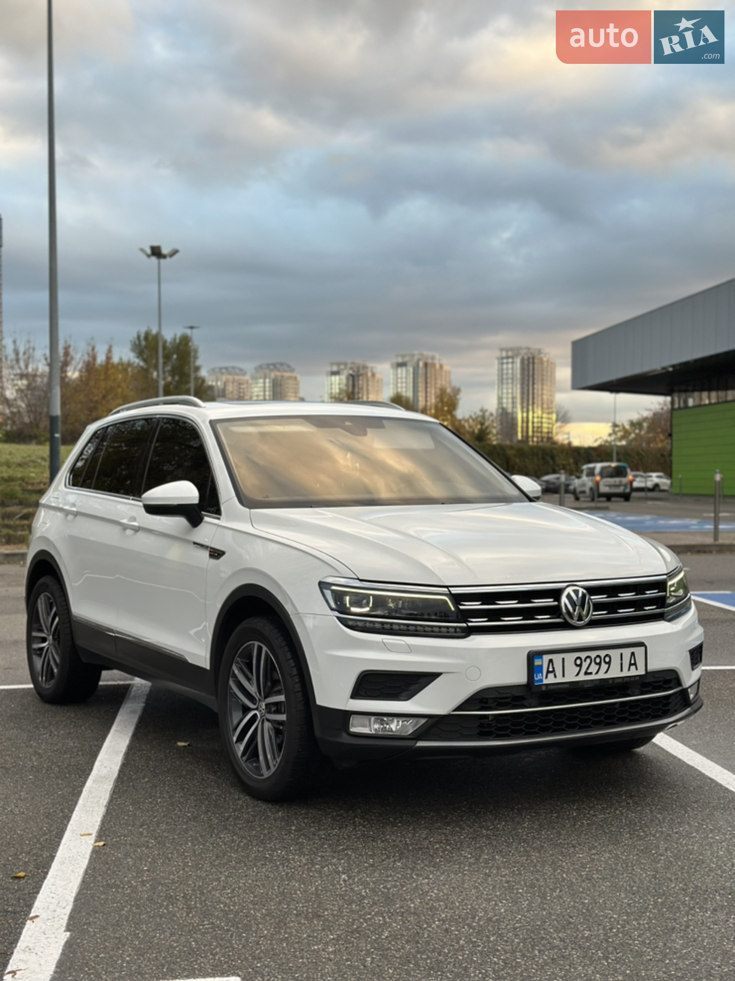 2016 Volkswagen Tiguan - мініатюра 2